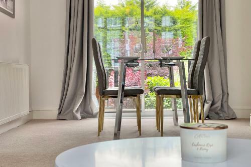 Seedfield House - Elegant Stylish Home