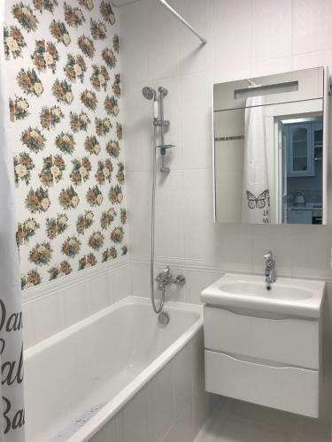 Luxe Apartment On Drahomanova