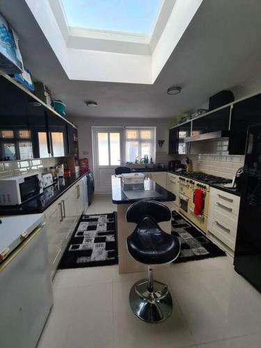 Charming Residential Home - London