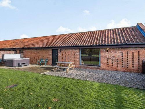 2 Brick Kiln Barns-ukc4317
