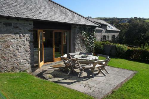 Blackness Barn - Spacious Family Home With River Views,