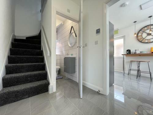 Spacious House, Ideal For Contractors, Leisure Or Corporate Stays
