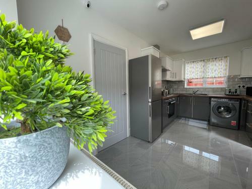 Spacious House, Ideal For Contractors, Leisure Or Corporate Stays