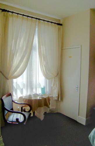 Hostal St Martins Guest House