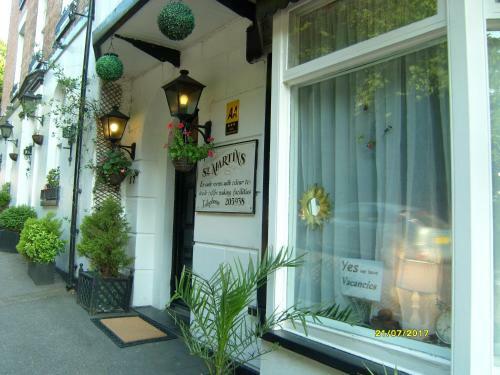 Hostal St Martins Guest House