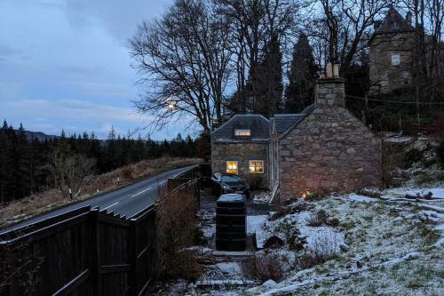 Cozy Traditional Perthshire Cottage