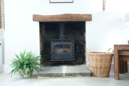 Honeysuckle Cottage- East Meon