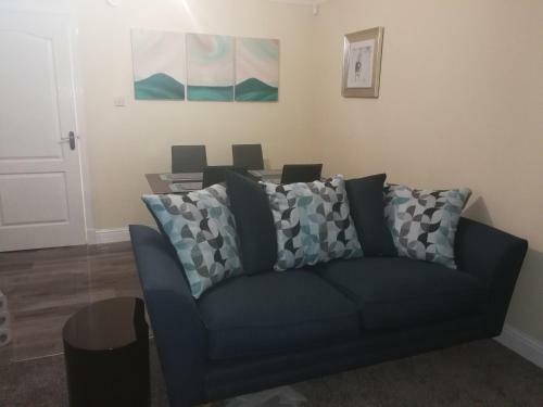 Stewartfield Gardens Apartment