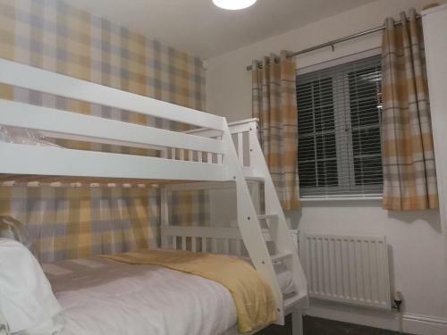 Stewartfield Gardens Apartment