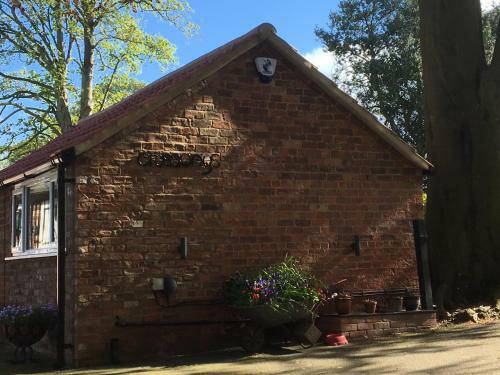 Crossways Self-catering Cottage - Self Contained