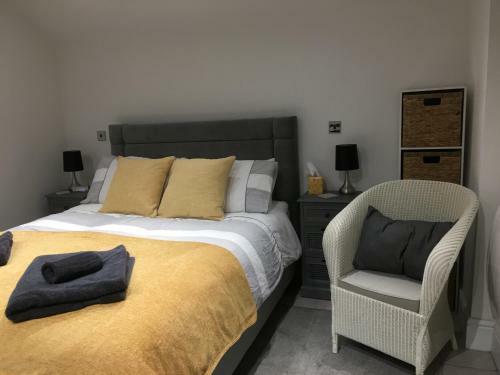Crossways Self-catering Cottage - Self Contained