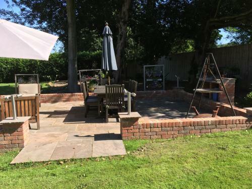 Crossways Self-catering Cottage - Self Contained