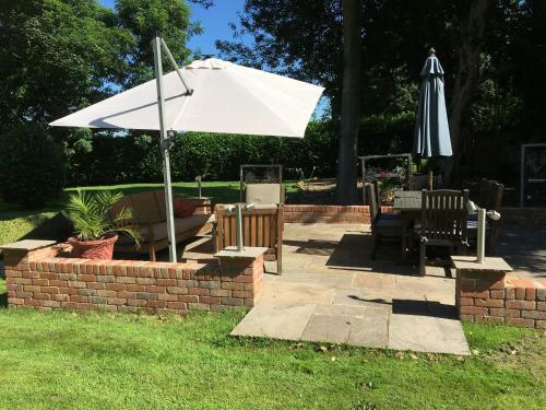 Crossways Self-catering Cottage - Self Contained