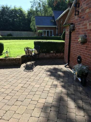 Crossways Self-catering Cottage - Self Contained