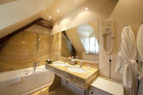 Hotel Ch�teau De Locgu�nol�