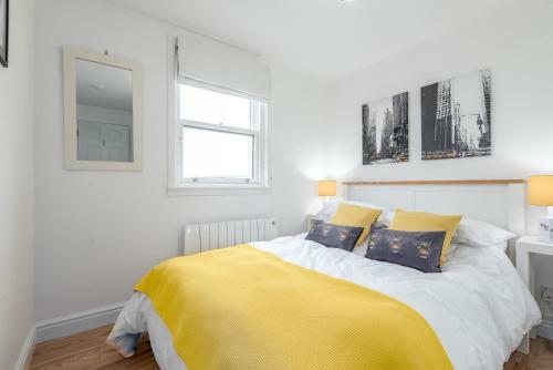 Lovely 2 Bedroom Apartment In Elie