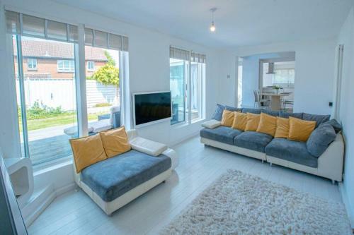 Modern Private Gated Luxury Home Getaway