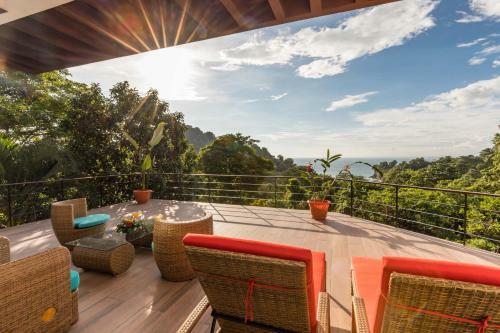 Luxurious 5 Bed 45 Ba Home With Amazing Ocean Views And Private Beach Access