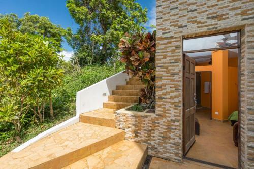 Luxurious 5 Bed 45 Ba Home With Amazing Ocean Views And Private Beach Access
