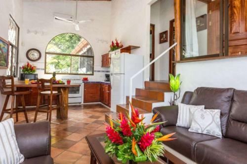 Villa Arturo! 3 Brm, Ocean, Mountain And Town View