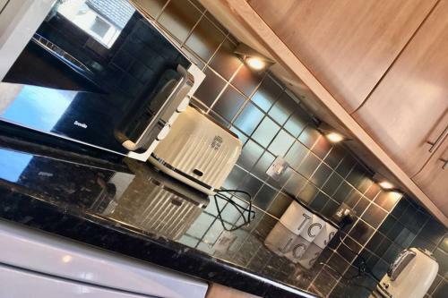 2 Bed**central Apartment-elgin** Free Parking/wifi