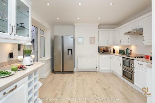 Enfield House By Svelte Living