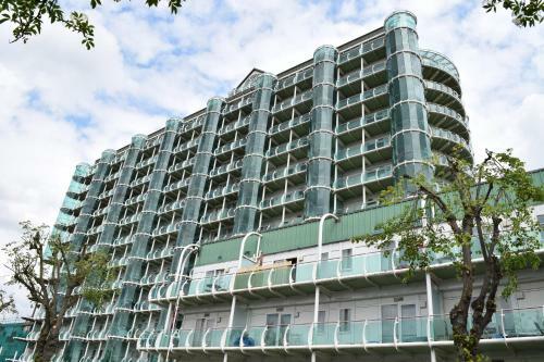 Tranquil Apartment With Stunning Views