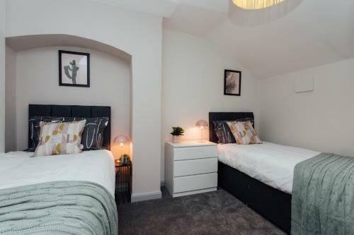 Villa Newly Finished House In Coventry