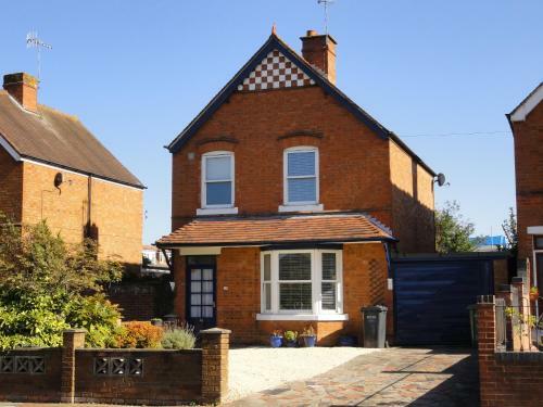 Isbourne Place By Cliftonvalley Apartments
