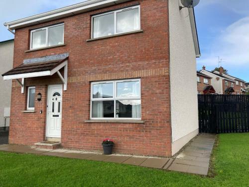 Enniskillen House (6 Person House)