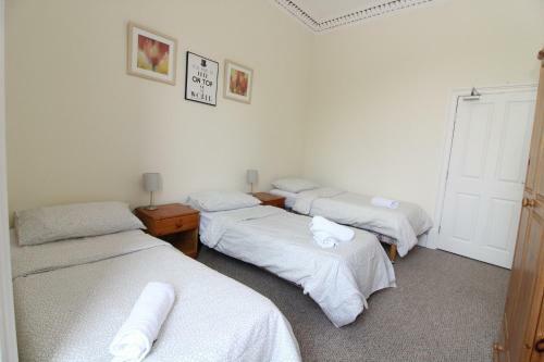 Central Two Bedroom Victorian Apartment With Free Parking