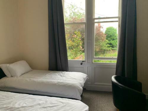 Hostal Mayfair Guest House