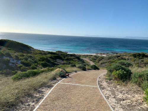 402 In Romansbaai