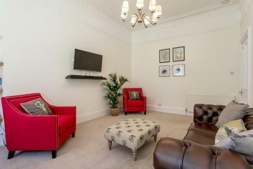 Colonial Victorian Apartment, Fab Central Location