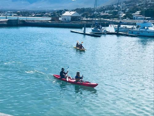 Apartment 18 Gordons Bay Beachfront