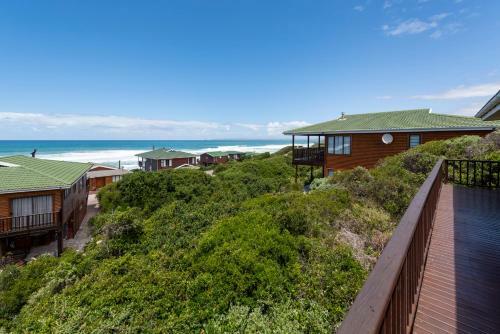 Beach House - Stunning Sea Views - Beach 3 Min Walk