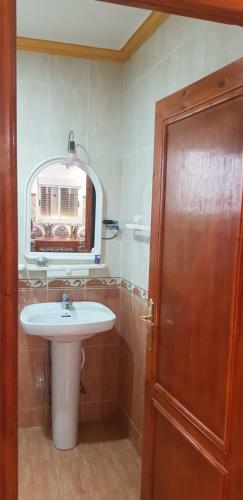 Private Bedroom With Pool And Garden