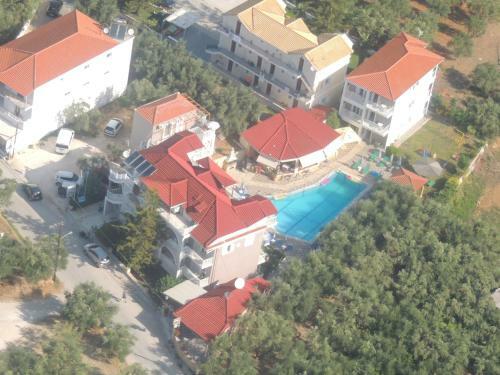 Amoudi Studios Apartments Hotel