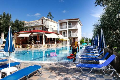 Amoudi Studios Apartments Hotel