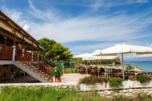 Amoudi Studios Apartments Hotel