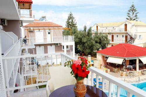 Amoudi Studios Apartments Hotel