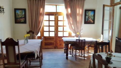 Hostal Lali's Guest House