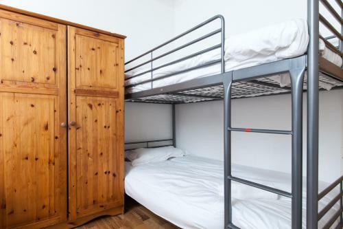 Cozy Apartment Beside Edinburgh Castle!!!