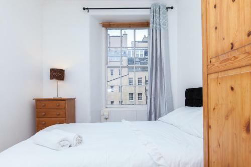 Cozy Apartment Beside Edinburgh Castle!!!