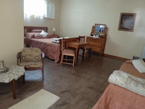 Hostal Golden Elephant Guest House