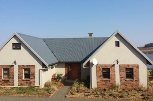 Midlands Home With Gigantic Views
