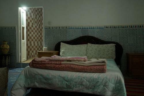 Albergue White And Blue