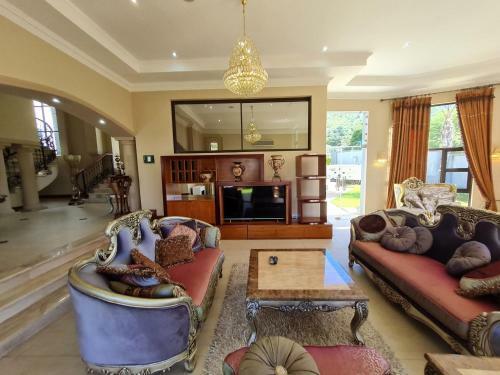 Kosmos Ridge 5 Bedroom Palace 284