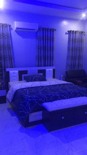 2 Bedroom Luxurious Apartment With Modern Kitchen And Setting.