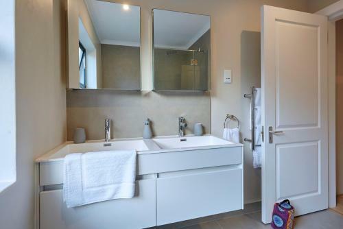 Villa Rhulani - Luxurious Modern Villa In Hout Bay